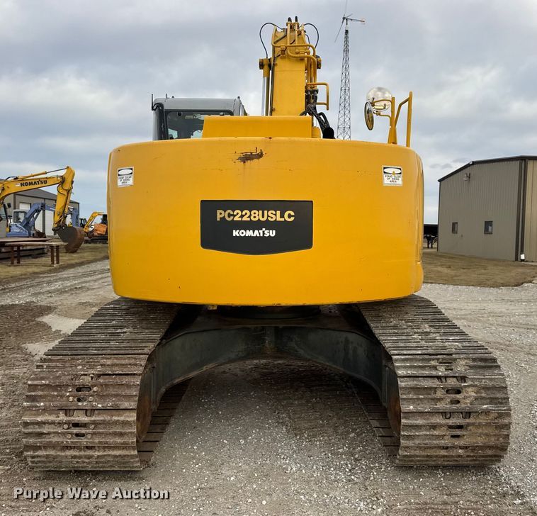 image for item EN0876 2000 Komatsu PC228USLC excavator