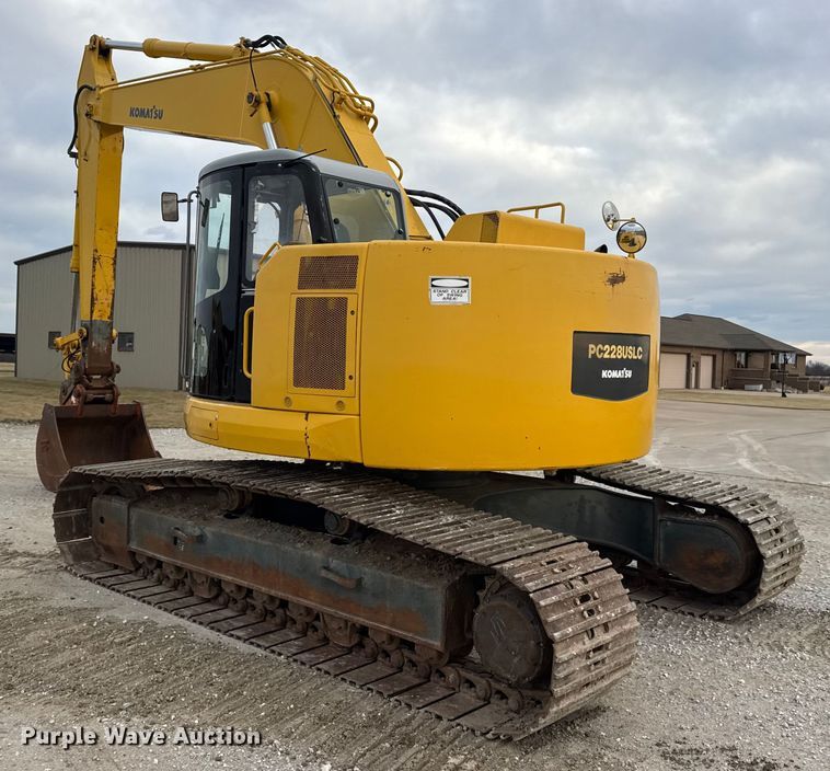 image for item EN0876 2000 Komatsu PC228USLC excavator