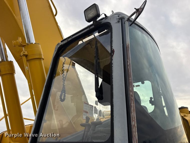 image for item EN0876 2000 Komatsu PC228USLC excavator