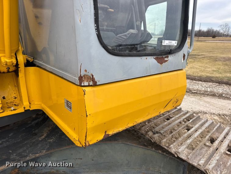 image for item EN0876 2000 Komatsu PC228USLC excavator