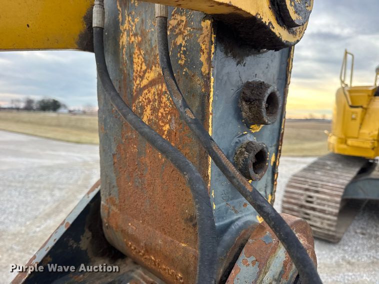 image for item EN0876 2000 Komatsu PC228USLC excavator