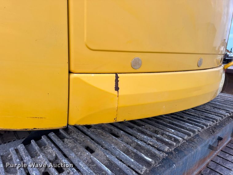 image for item EN0876 2000 Komatsu PC228USLC excavator