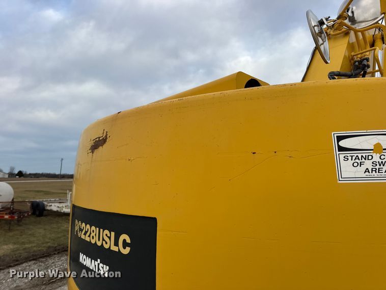 image for item EN0876 2000 Komatsu PC228USLC excavator