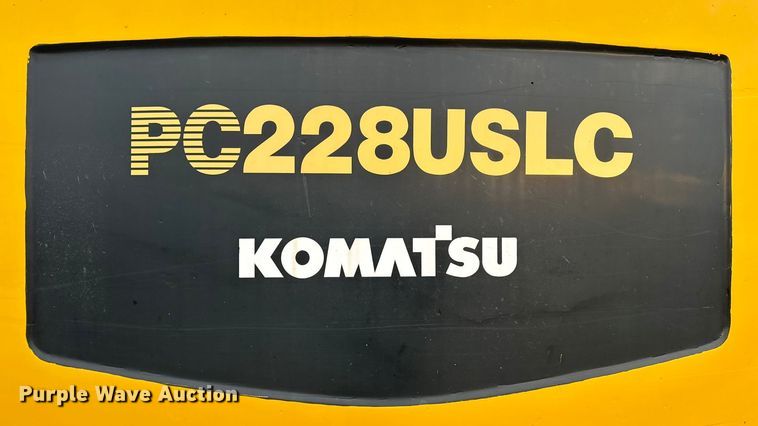 image for item EN0876 2000 Komatsu PC228USLC excavator