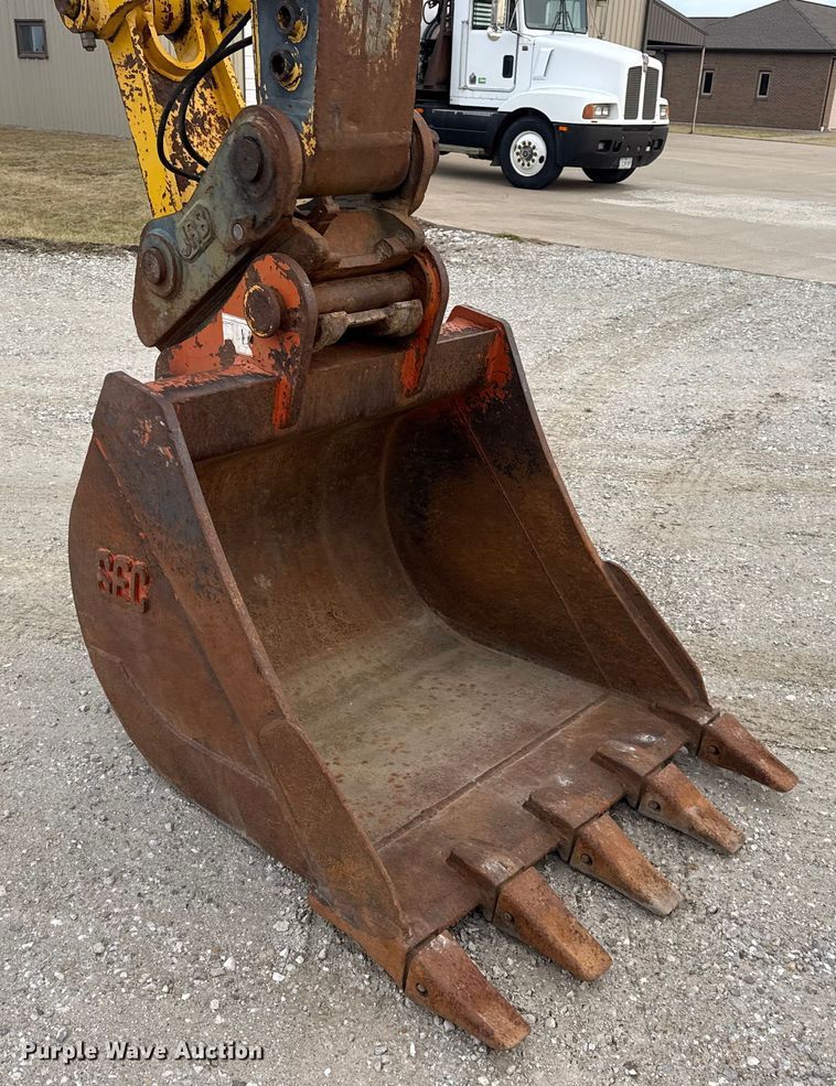 image for item EN0876 2000 Komatsu PC228USLC excavator