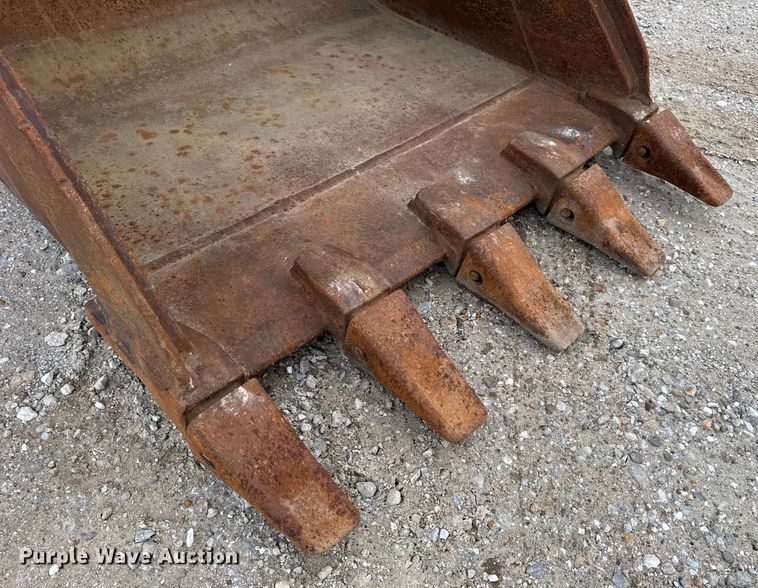 image for item EN0876 2000 Komatsu PC228USLC excavator