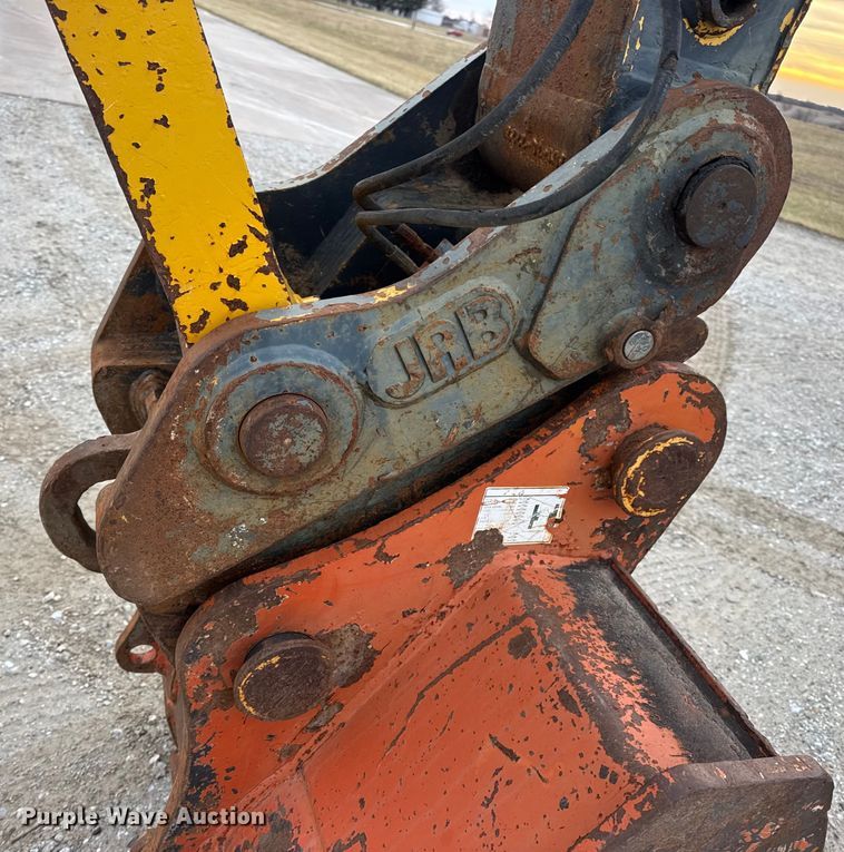 image for item EN0876 2000 Komatsu PC228USLC excavator