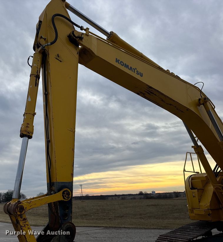 image for item EN0876 2000 Komatsu PC228USLC excavator