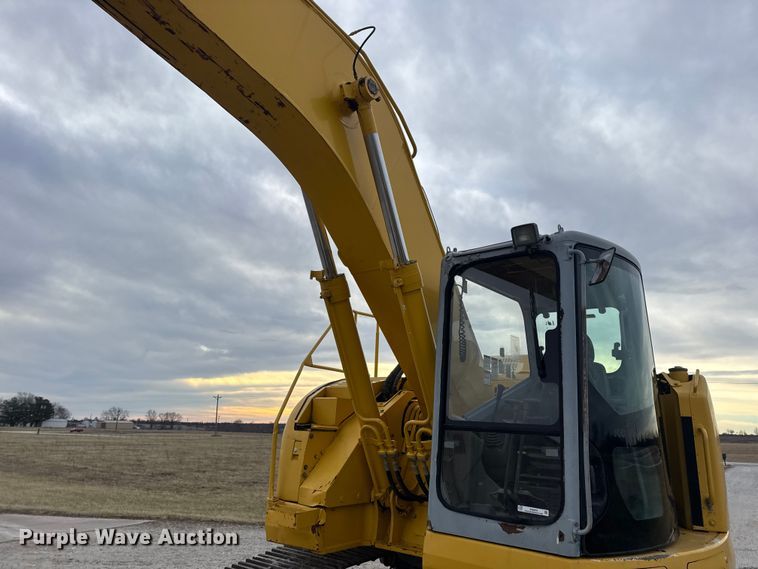 image for item EN0876 2000 Komatsu PC228USLC excavator