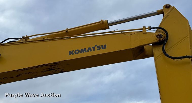 image for item EN0876 2000 Komatsu PC228USLC excavator
