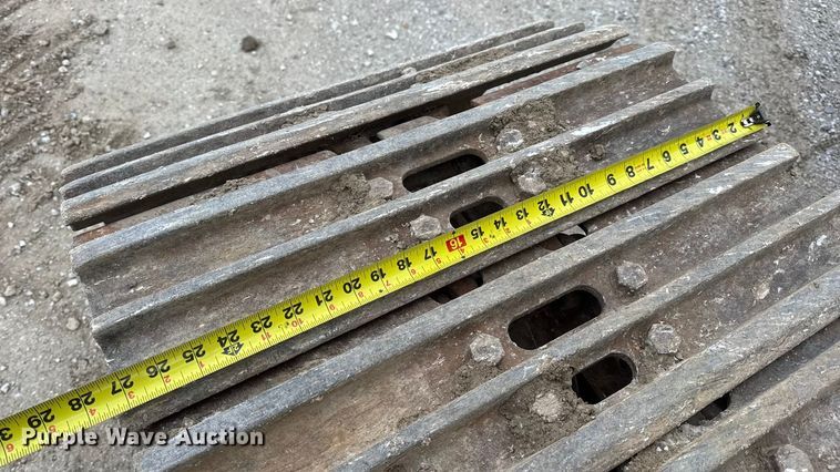 image for item EN0876 2000 Komatsu PC228USLC excavator