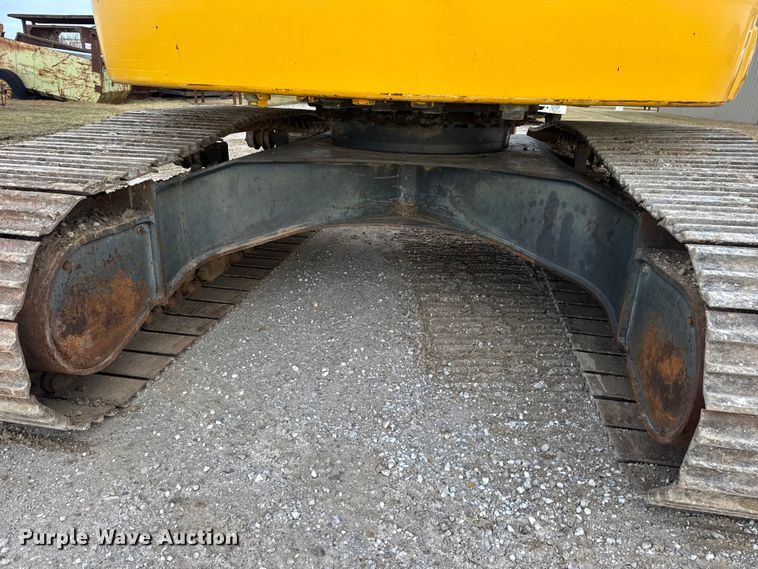 image for item EN0876 2000 Komatsu PC228USLC excavator