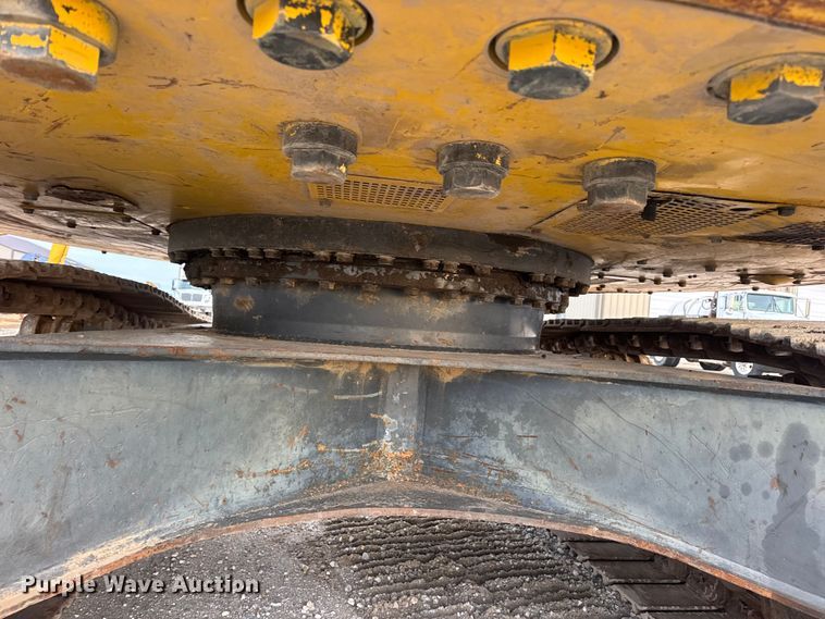 image for item EN0876 2000 Komatsu PC228USLC excavator