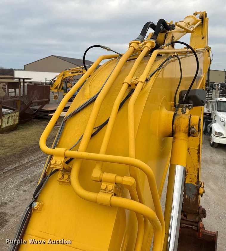 image for item EN0876 2000 Komatsu PC228USLC excavator