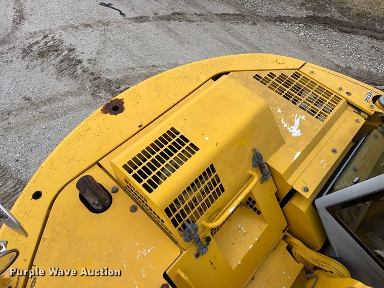 image for item EN0876 2000 Komatsu PC228USLC excavator