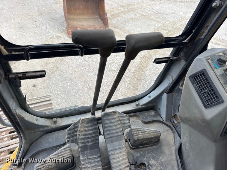 image for item EN0876 2000 Komatsu PC228USLC excavator