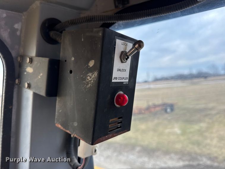 image for item EN0876 2000 Komatsu PC228USLC excavator