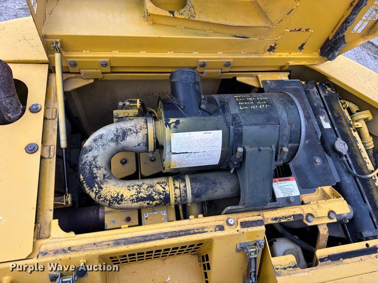 image for item EN0876 2000 Komatsu PC228USLC excavator