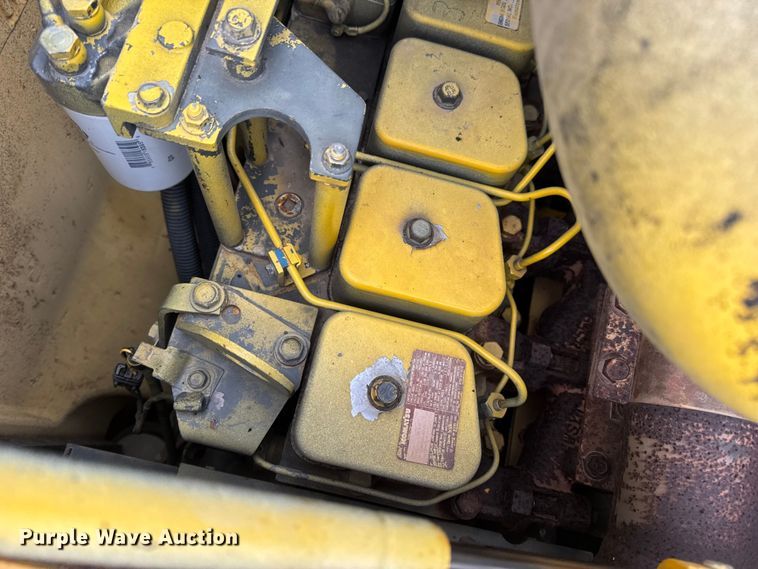 image for item EN0876 2000 Komatsu PC228USLC excavator