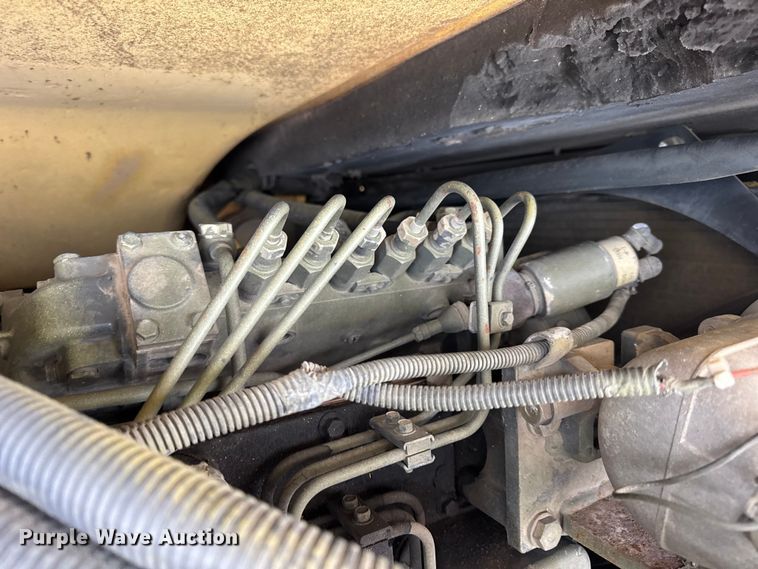 image for item EN0876 2000 Komatsu PC228USLC excavator