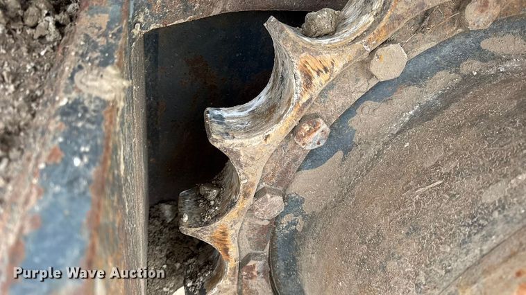 image for item EN0876 2000 Komatsu PC228USLC excavator