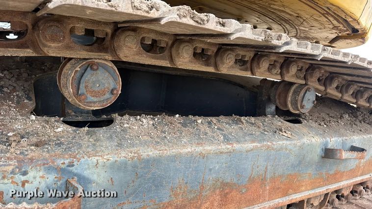 image for item EN0876 2000 Komatsu PC228USLC excavator