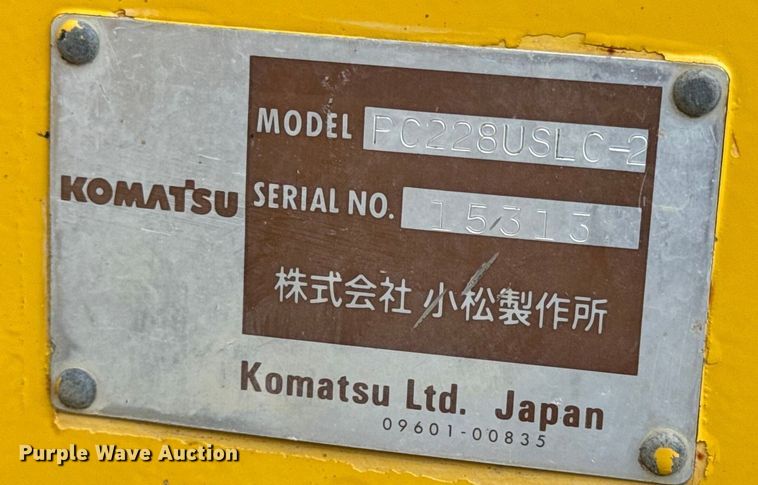 image for item EN0876 2000 Komatsu PC228USLC excavator