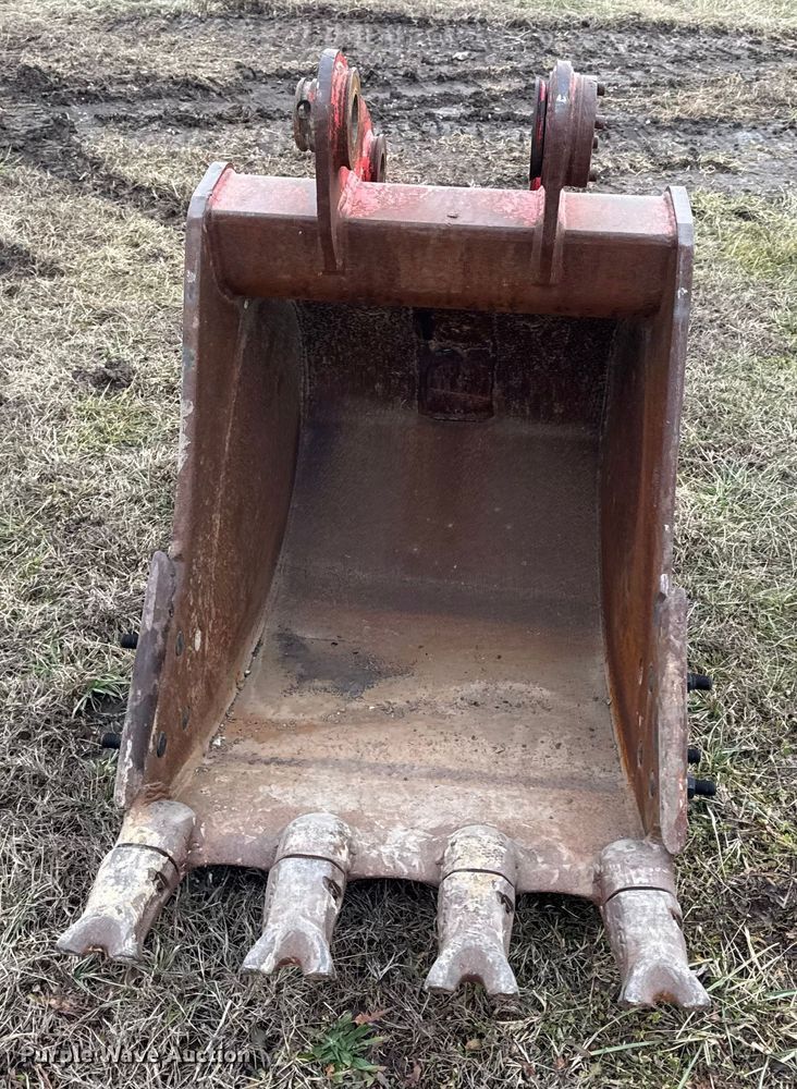 image for item EN0877 ESCO excavator bucket