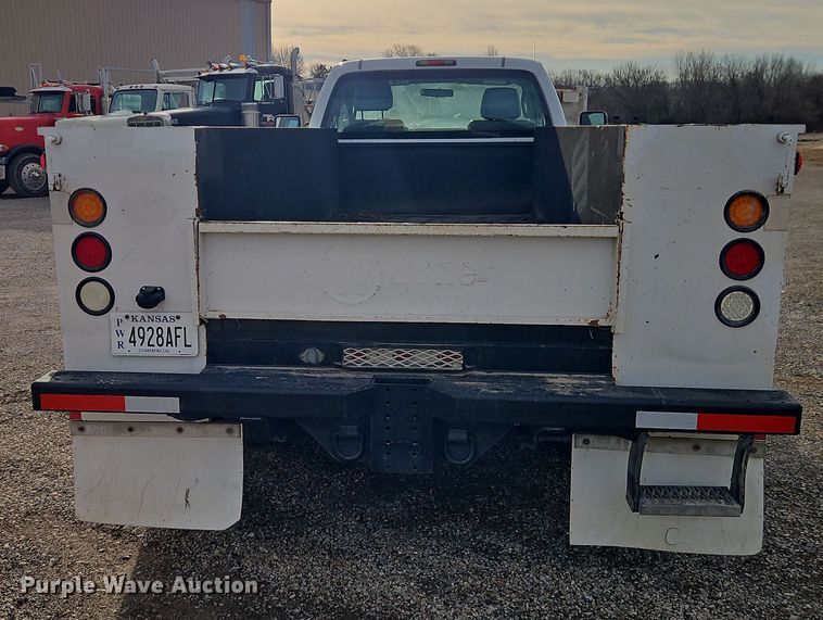image for item EO4921 2011 Ford F550 utility / service truck