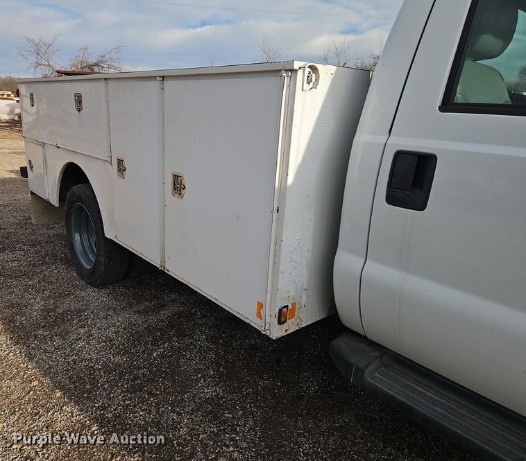image for item EO4921 2011 Ford F550 utility / service truck