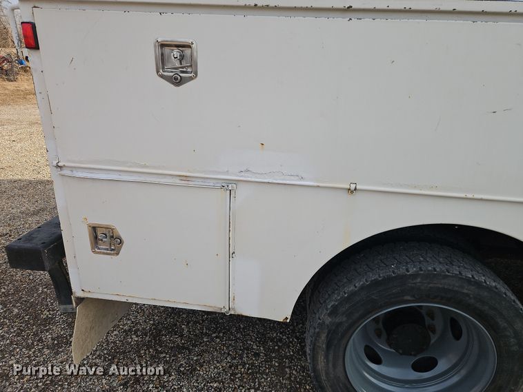 image for item EO4921 2011 Ford F550 utility / service truck