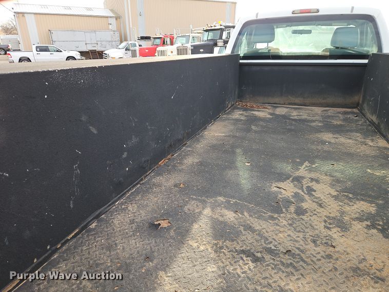 image for item EO4921 2011 Ford F550 utility / service truck