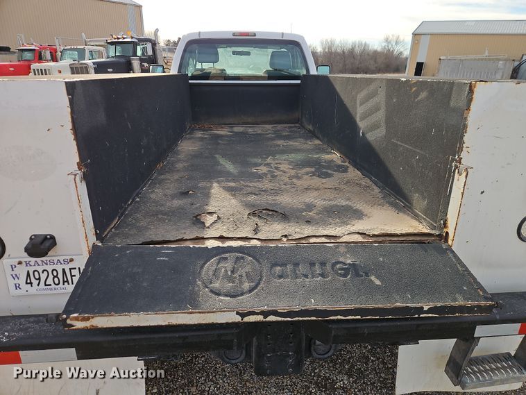 image for item EO4921 2011 Ford F550 utility / service truck