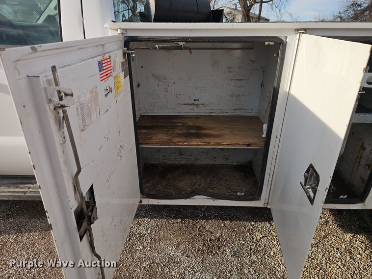 image for item EO4921 2011 Ford F550 utility / service truck