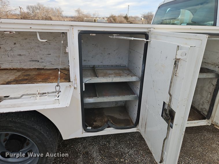 image for item EO4921 2011 Ford F550 utility / service truck