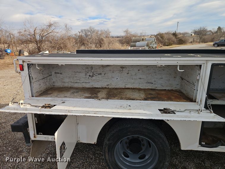 image for item EO4921 2011 Ford F550 utility / service truck