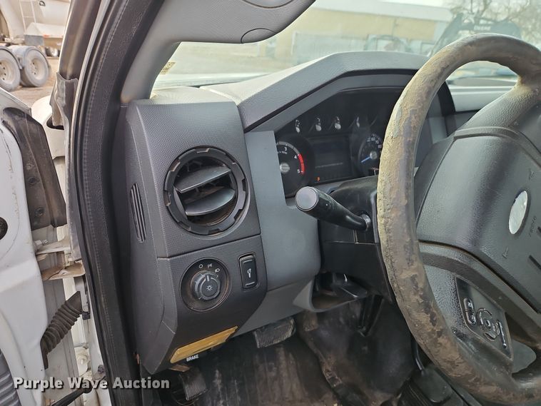 image for item EO4921 2011 Ford F550 utility / service truck