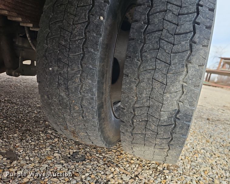 image for item EO4921 2011 Ford F550 utility / service truck