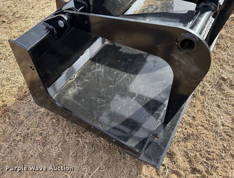 image for item EP2788 2025 Future FT-PG72C skid steer grapple bucket