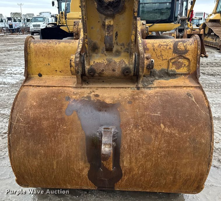 image for item ER0379 2008 Caterpillar 330D excavator