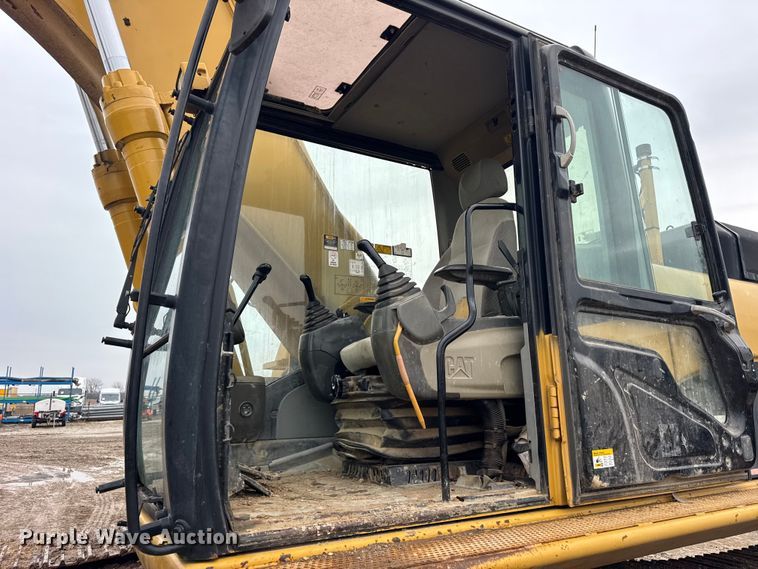 image for item ER0379 2008 Caterpillar 330D excavator