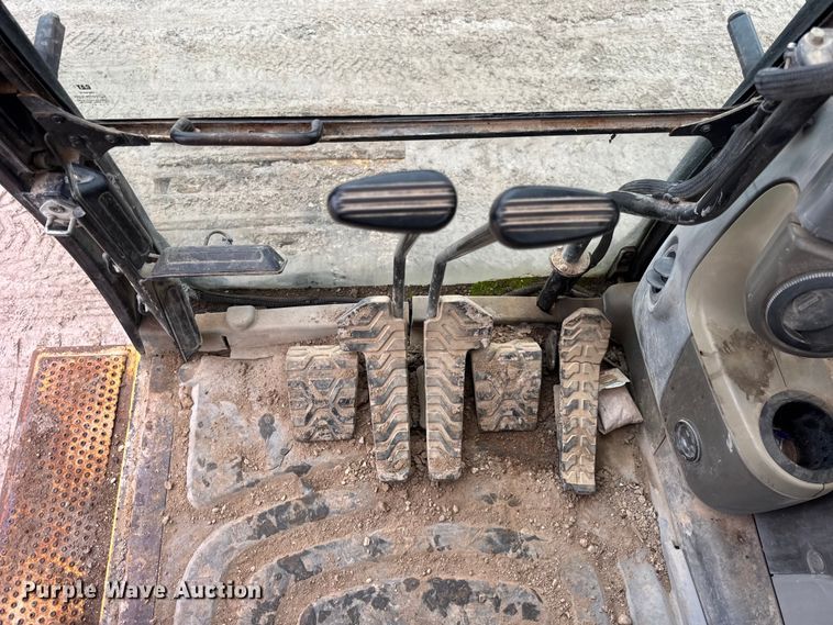 image for item ER0379 2008 Caterpillar 330D excavator