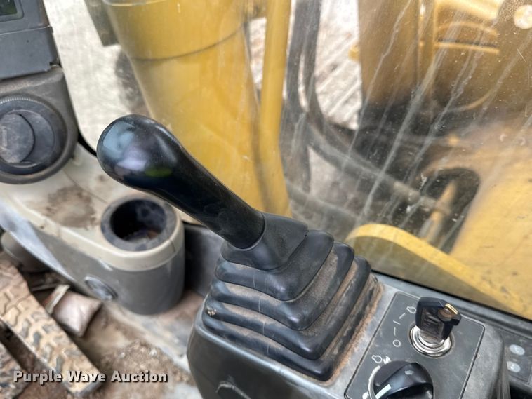 image for item ER0379 2008 Caterpillar 330D excavator