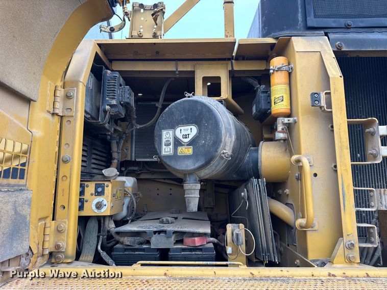 image for item ER0379 2008 Caterpillar 330D excavator