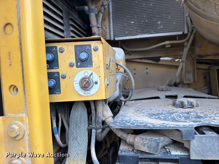 image for item ER0379 2008 Caterpillar 330D excavator