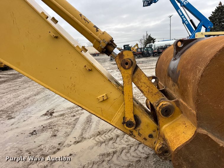 image for item ER0379 2008 Caterpillar 330D excavator