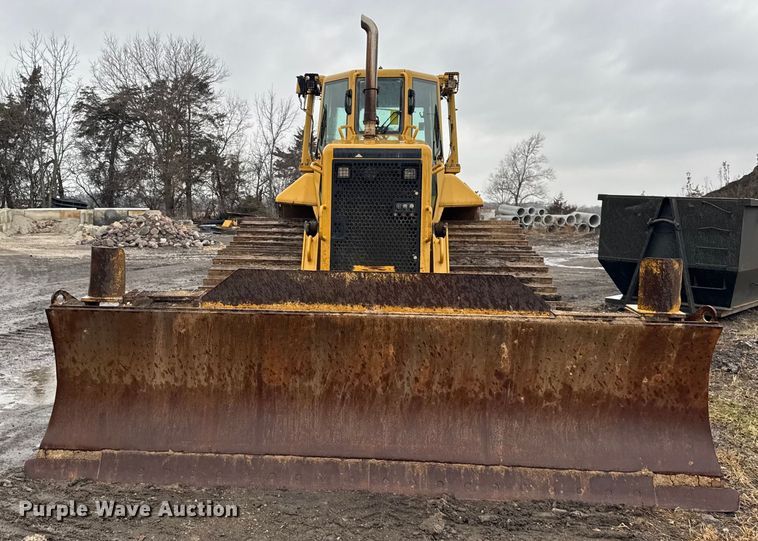 image for item ER0380 2006 Caterpillar D6N LGP dozer