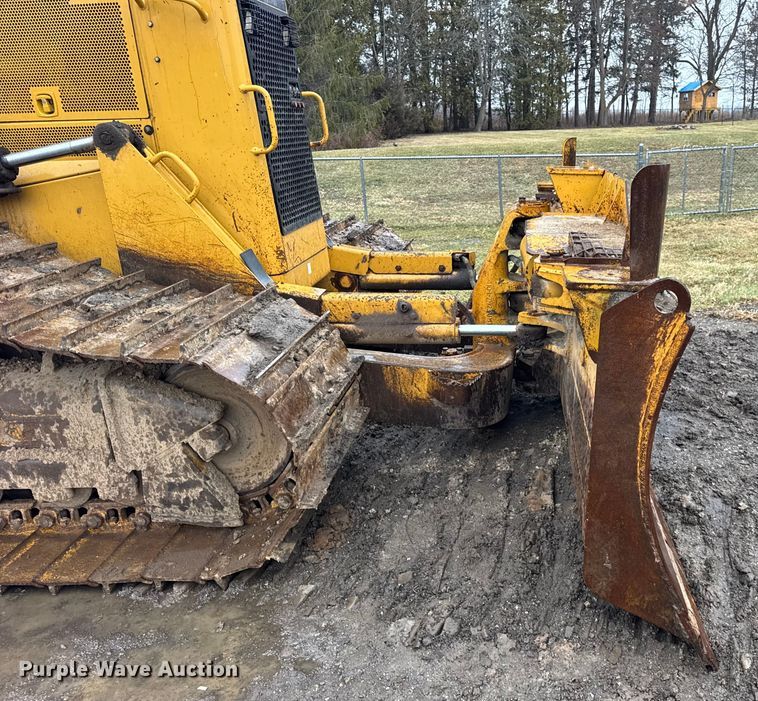 image for item ER0380 2006 Caterpillar D6N LGP dozer