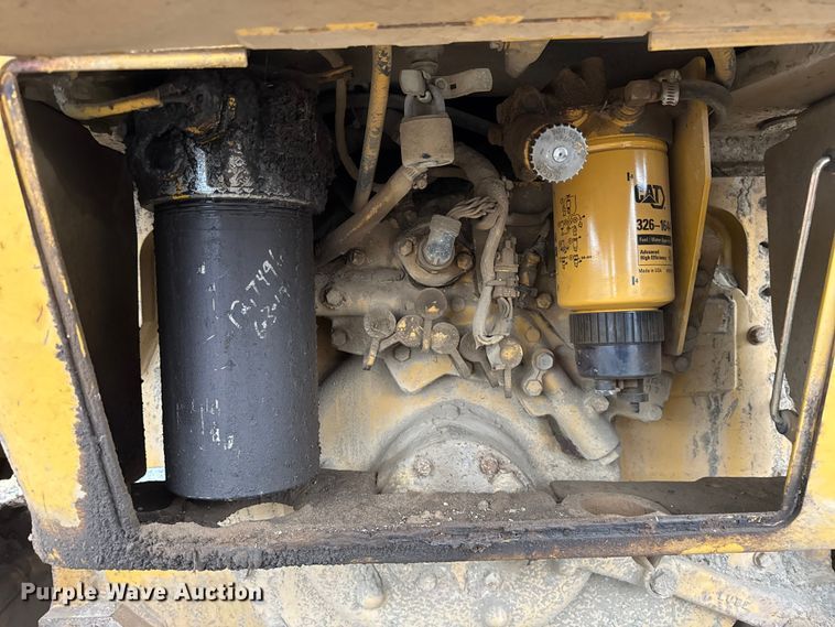 image for item ER0380 2006 Caterpillar D6N LGP dozer