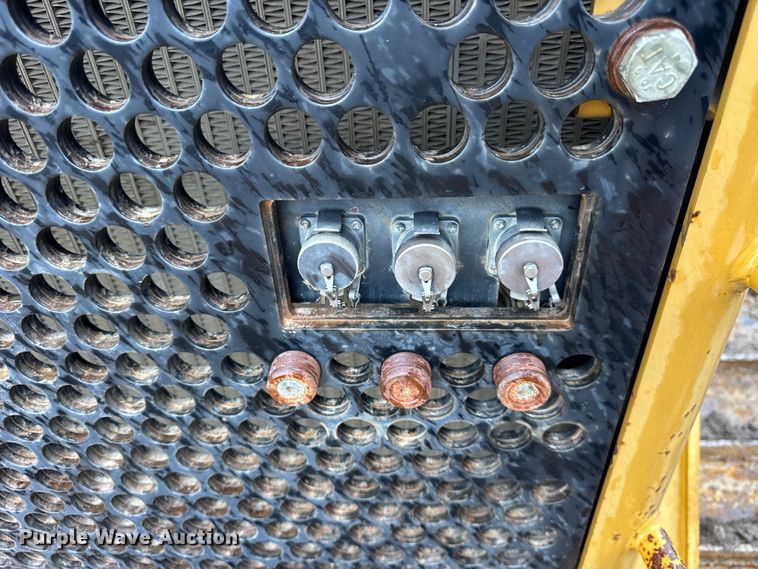 image for item ER0380 2006 Caterpillar D6N LGP dozer